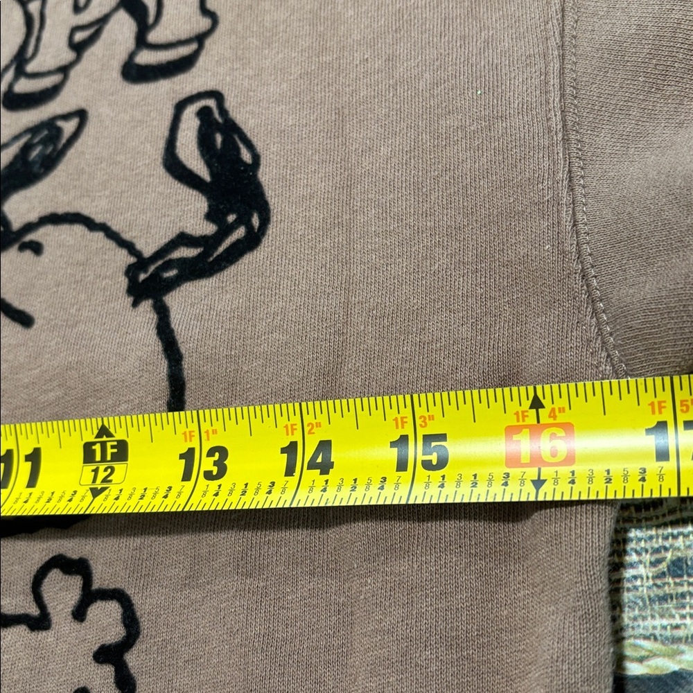 Zara No label on the neckSnoopy Graphic Sweatshirt Itās cute ā¤ļøš¤size aprox 5/6 - Picture 9 of 10